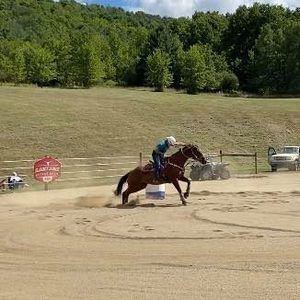 Meet your Posher, Chloe